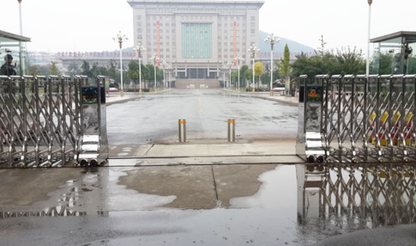 中國人民解放軍X集團軍駐地營區反恐液壓升降柱